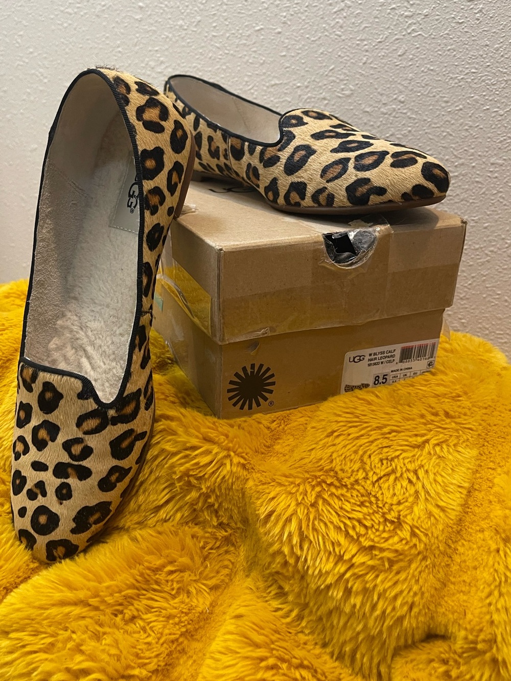 NIB UGG Blyss Calf Hair Leopard Print Flats Size 8.5